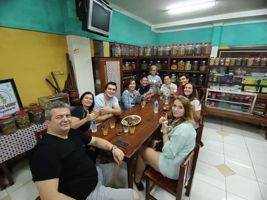 Yogyakarta: Nighttime Walk and Food Tour - Jamu Jawa Tradisional Lugu Murni