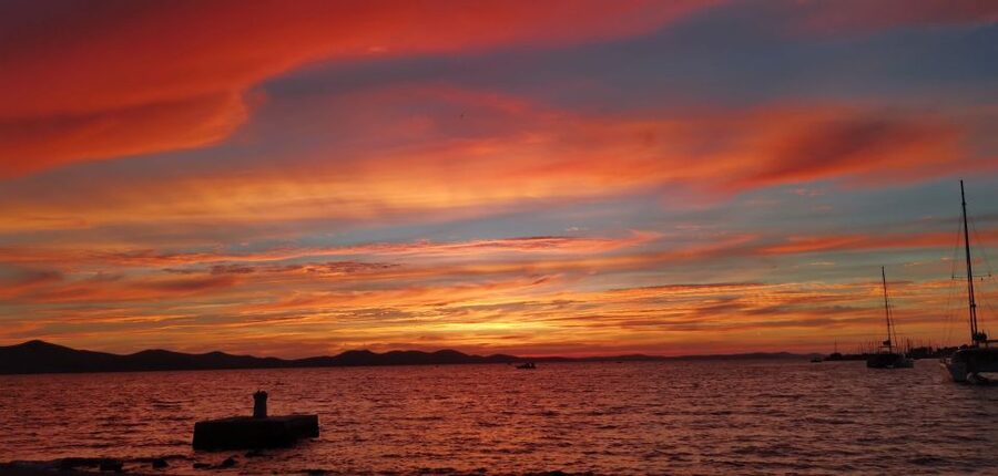 Zadar: Sunset and Night Cruise with Unlimited Sparkling Wine - Zadar Bridge and Jazine Bay after dark